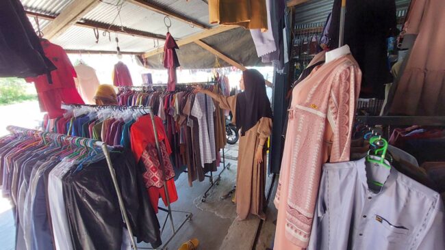ยะลาชาวไทยมุสลิมแห่ซื้อเสื้อผ้าใหม่ต้อนรับเทศกาล
